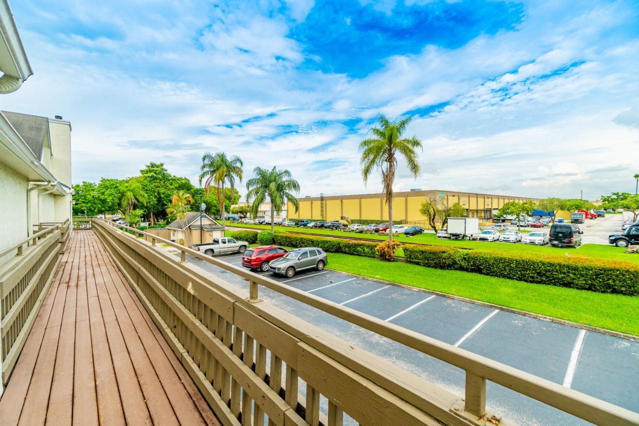 Doral Inn & Suites Miami Airport West Dış mekan fotoğraf